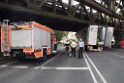 LKW blieb unter Bruecke haengen Koeln Ehrenfeld Innere Kanalstr Hornstr P077